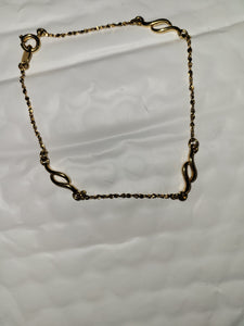 AVON gold toned clasp bracelet