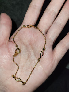 AVON gold toned clasp bracelet